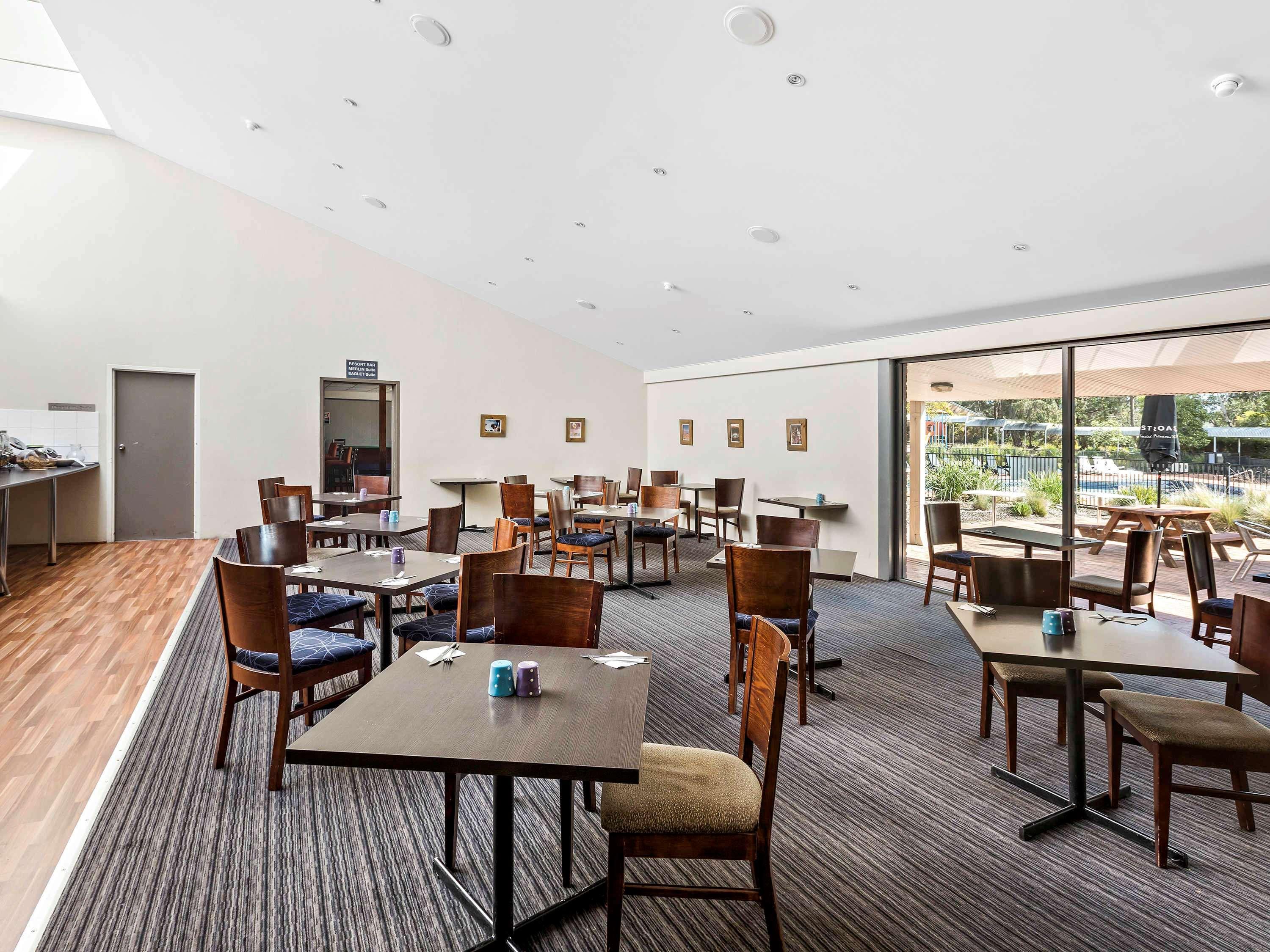 ibis Styles Canberra Eagle Hawk Exterior foto