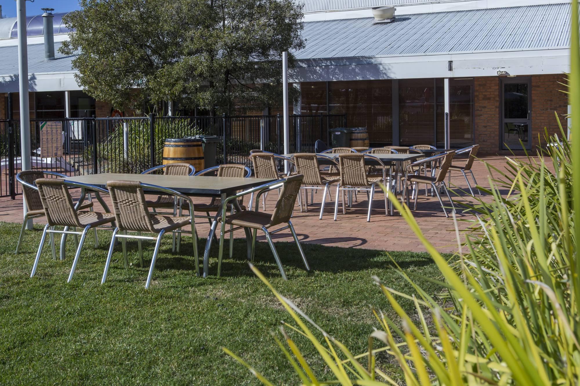 ibis Styles Canberra Eagle Hawk Exterior foto